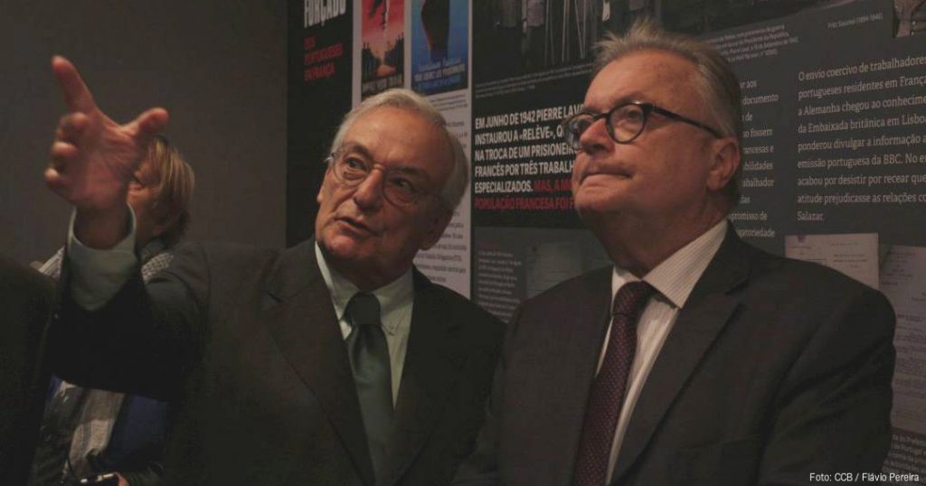Fernando Rosas com o Ministro da Cultura na abertura da exposição "Os Trabalhadores Forçados Portugueses no III Reich" a 17 de Novembro de 2017