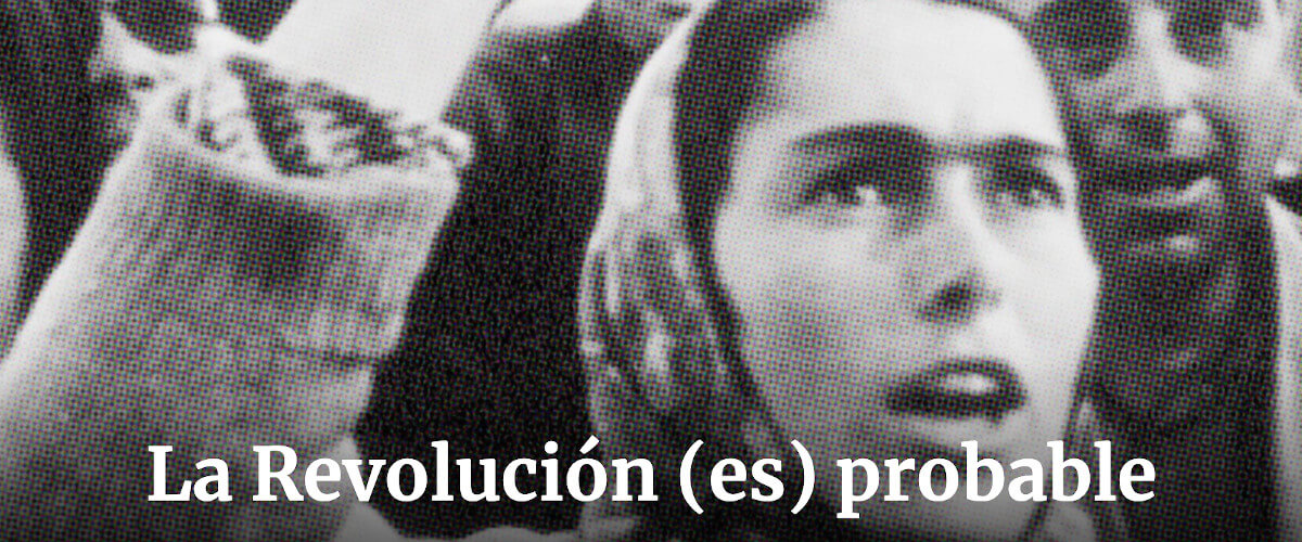 Imagem ilustrativa do filme “La revolución (es) probable”, que mostra uma mulher de punho erguido