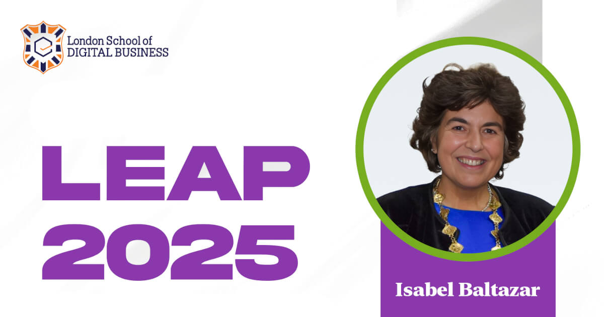 Imagem ilustrativa da notícia “Isabel Baltazar premiada no Reino Unido ”. Com o texto, “Leap 2025” e uma foto da Isabel Baltazar. Por baixo da foto, o nome “Isabel Baltazar”